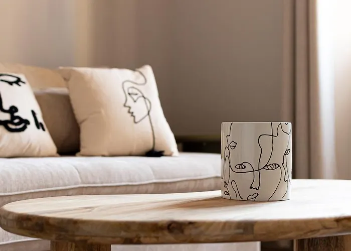 Picasso 1, Duplex 5 People - Wifi - Air Conditioning Апартаменты *