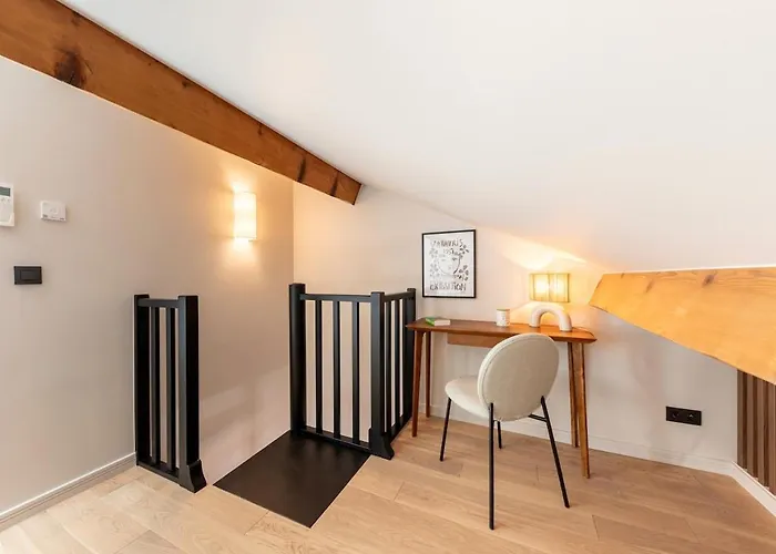 Picasso 1, Duplex 5 People - Wifi - Air Conditioning * فالوريس